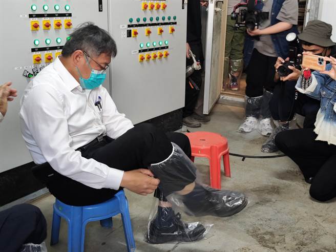 彰化縣生產的雞蛋數量是全臺第一，柯文哲訪彰第一天就鎖定目前最夯缺蛋議題，表面上關心地方產業，但實際上是在抨擊蔡政府。（吳建輝攝）