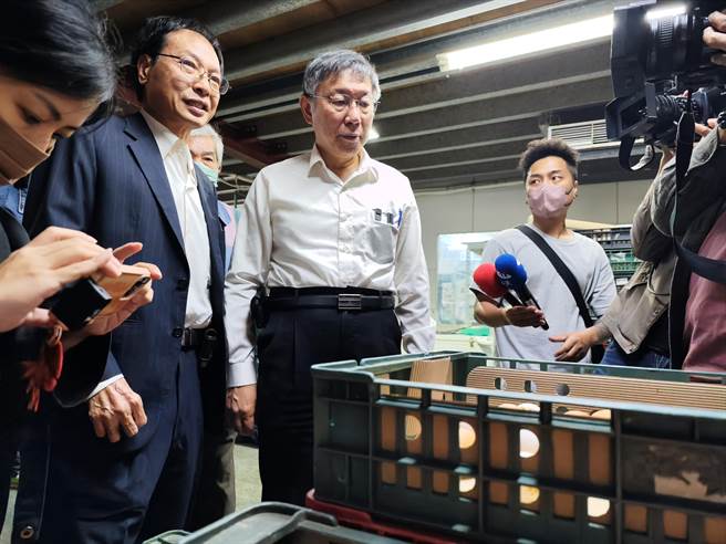 柯解釋，當前中央政府最大的問題就是永遠不花時間去想，要如何根本解決問題，每次遇到問題就補助、撒幣，認為所作所為都有選票考量。（吳建輝攝）