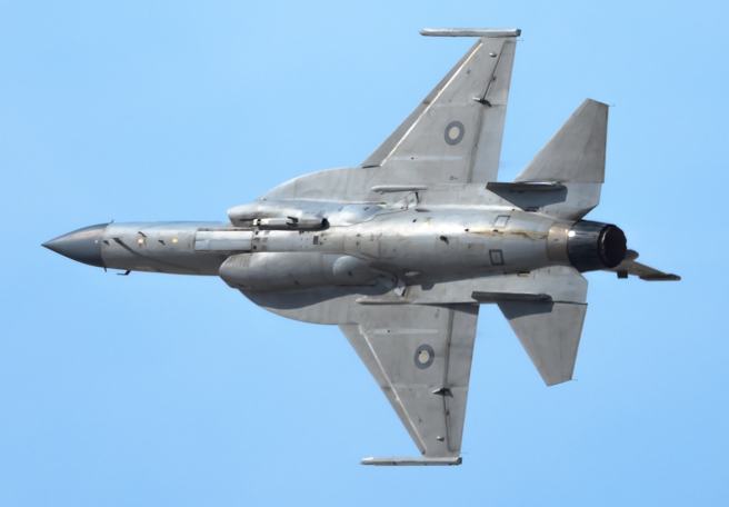 中国和巴基斯坦联手研制的JF-17「雷电」战机（Joint Fighter-17 Thunder），也就是解放军所谓的「枭龙」战机。（达志影像/Shutterstock）