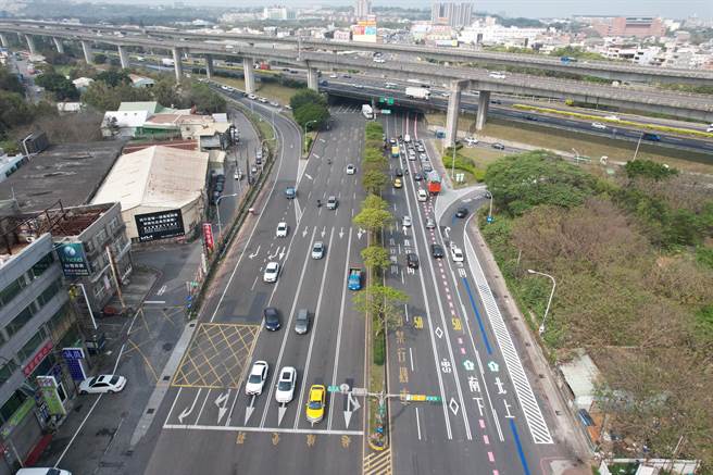 桃园中坜交流道车道重新配置盼改善交通壅塞问题。(桃园市交通局提供／吕筱蝉桃园传真)
