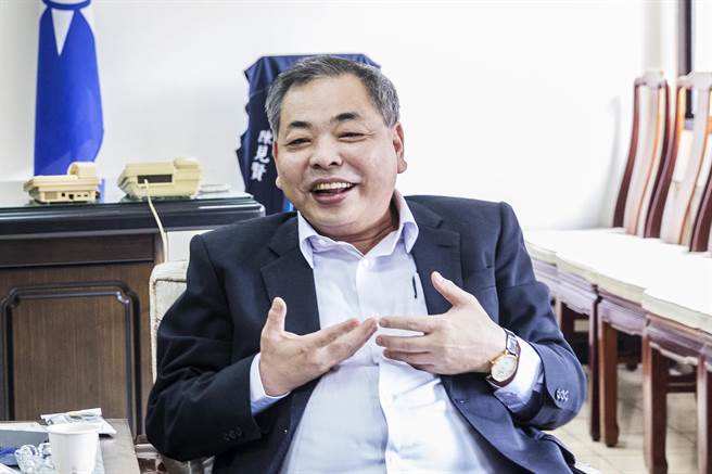 新竹蓝营立委传想直接徵召，县党部主委陈见贤笑说，组发会直接徵召就好。（罗浚滨摄）