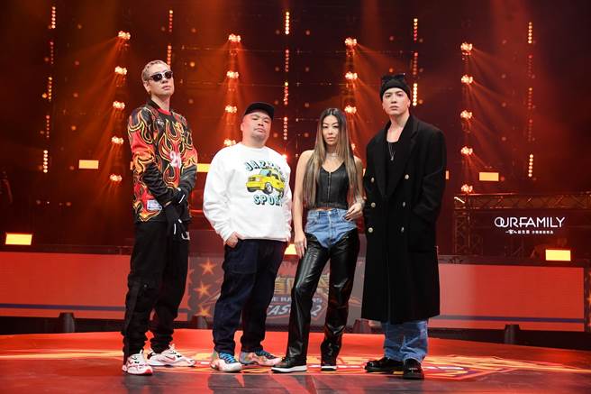 陈星翰（左起）、迪拉胖、蔡诗芸、J.Sheon。（三立提供）