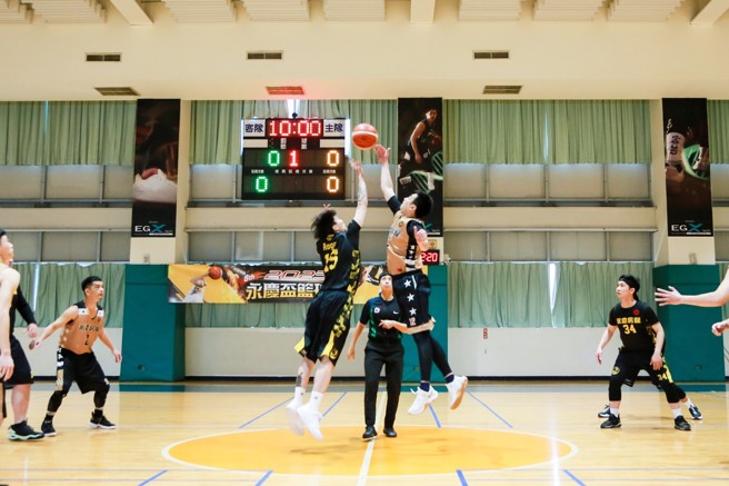 2023年永庆杯篮球赛在3月8日进行开幕战，冠军赛将于6月20日登场。(图/永庆房屋提供)
