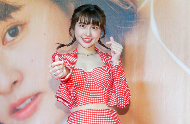 峮峮昨被传要离开啦啦队当艺人，但她否认。（图／中时资料照片）