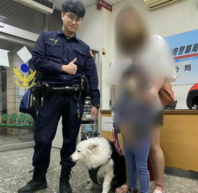 女飼主事後表示，非常感謝警方暖心的協助，才能讓嘿嘿順利回家團聚。（警方提供）