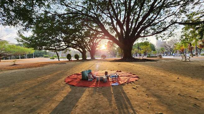 民眾党高市党部规画4月1日在高雄中正公园盛大举行3000人的「民眾亲子野餐会」活动，党主席柯文哲将以贵宾身分出席。（柯宗纬翻摄）