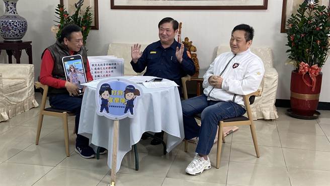 藉由说笑方式分享假交友投资诈骗，让防诈观念深植宜兰人的内心。（吴佩蓉摄）