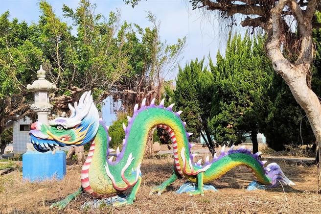 12生肖塑像。（許火淞提供／李京昇苗栗傳真）