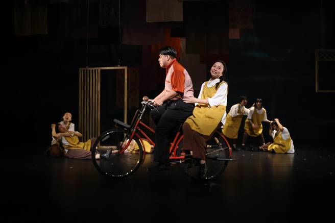 《女子戏．流转岁月》取材来自65岁到100岁，共100位女性的故事。（影响‧新剧场提供／曹婷婷台南传真）