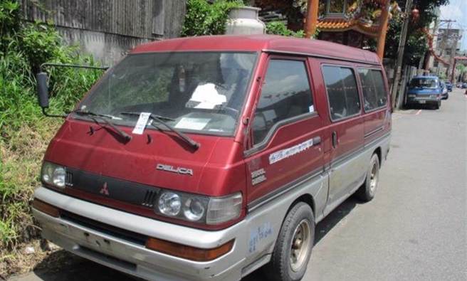 台中市政府环保局去年接获市民通报无牌车辆占用共2201件。（本报资料照）