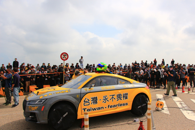 廖老大的打龟号完成阶段性任务后，也易主给中部槟榔大亨成为「槟榔号」。图为打龟号原先模样。（图/中央社）