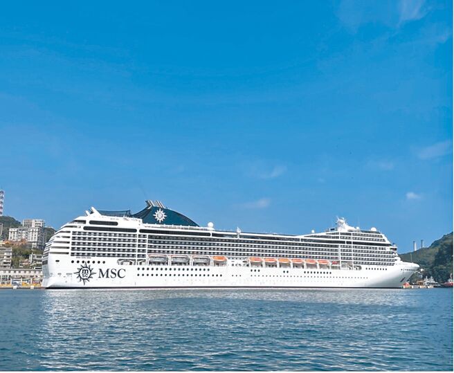 地中海诗歌号15日靠泊基隆港西岸旅客中心。（台湾港务公司提供／徐佑升基隆传真）