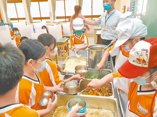 桃园营养午餐费拟调高，预算增加恐破亿。（桃园市教育局提供／陈梦茹桃园传真）