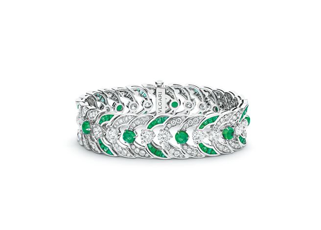 宝格丽伊甸奇蹟花园系列顶级祖母绿与钻石手环。（BVLGARI提供）