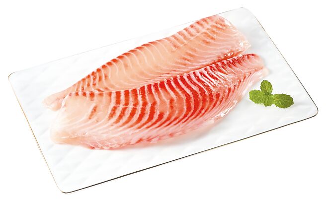 全联AI智慧养殖台湾鲷，年平均产230万度绿电。（全联提供）