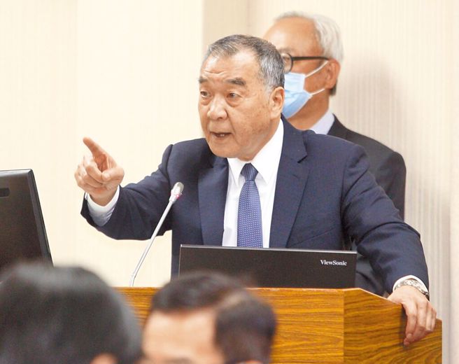 邱国正说，没有什么震怒，一码归一码，大家平常都很辛苦，但这件事情发生，要合情、合理、合法，不会有部长震怒，不会的，到这种阶层震怒可以解决问题的话，每天震怒两下就好了。（本报资料照）