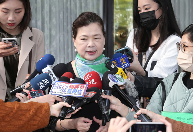 王美花表示，大家都可以看到俄乌战争，国际燃料成本大涨，各国电业公司也亏损非常严重，今天下午会召开电价审议委员会，台电会提出相关方案，电价审议会去做讨论，定案后会跟大家说明。（姚志平摄）