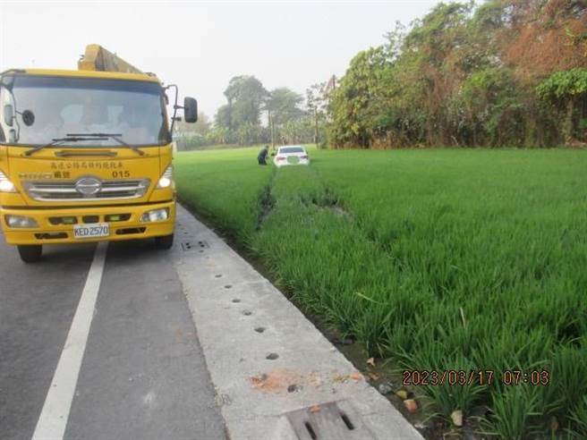 清晨疲勞駕駛，網友驚呼一秒到「田中」。(警方提供)