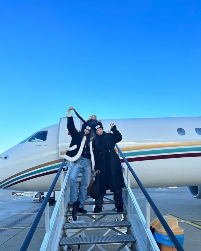 BLACKPINK搭的专机每小时就要烧掉42万台币。（图／取自Lisa IG）