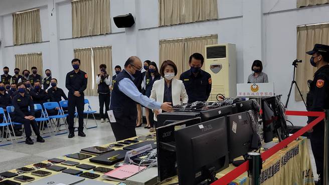 屏东打诈成果丰硕，去年阻诈7636万元。(警方提供)