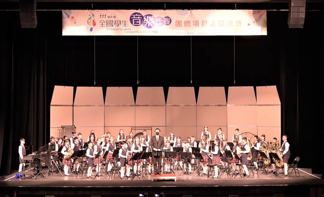 光復國小管樂團在111學年度全國學生音樂比賽團體項目抱回特優。（新北市教育局提供）