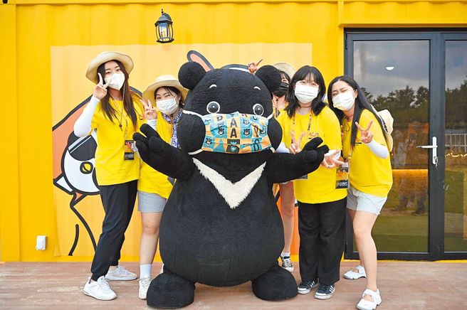 台北城市吉祥物熊讚首次赴韓國「大邱炸雞啤酒節」辦見面會。（資料照片）