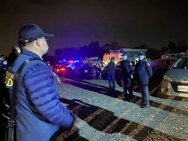 「启动快速打击犯罪部队」演练以无预警方式实施测试，考验警力调度及后续防处处置程序。(图／警方提供)