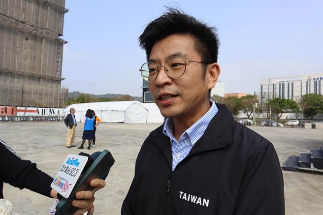 客委会副主委周江杰对于明年是否代表民进党参选新竹县立委，显得兴趣缺缺。（邱立雅摄）