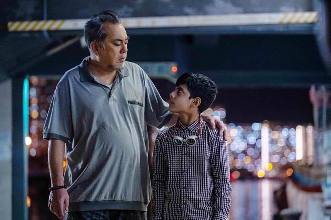 黄秋生和林诺在片中呈现出一段另类的公路父子情。（采昌提供）