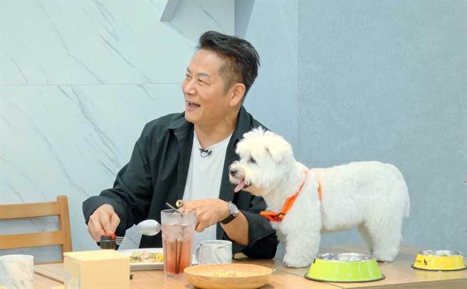 徐乃麟心直口快，立刻点出食物味道不够好。（台视提供）