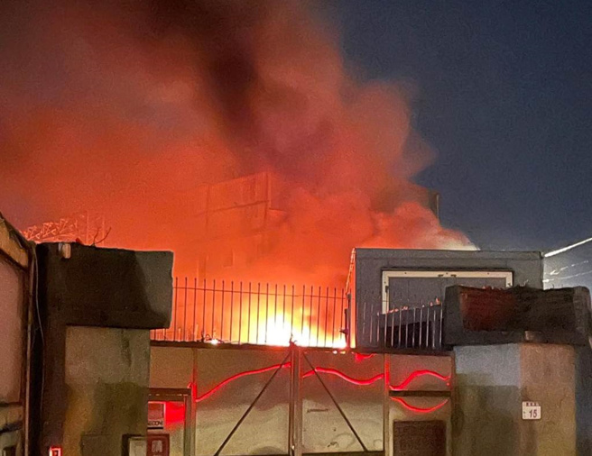 桃园市八德区大湳变电站17日22时许发生火警。（翻摄照片）