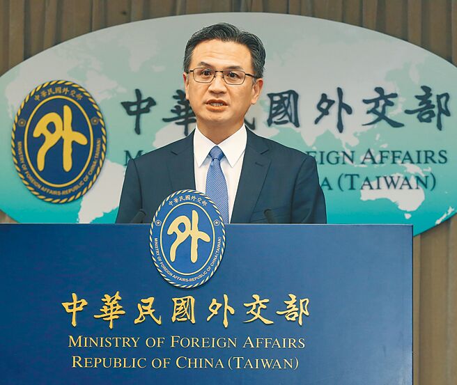 宏都拉斯称拟与中国大陆建交，是因台湾拒绝增加财务援助。外交部发言人刘永健16日表示，台湾对宏方提议始终积极回应，「尽最大善意、在能力范围内表达协助宏都拉斯的诚意」。（陈君玮摄）