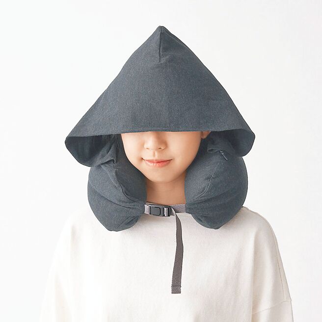 MUJI无印良品微粒贴身靠枕，599元。（MUJI提供）