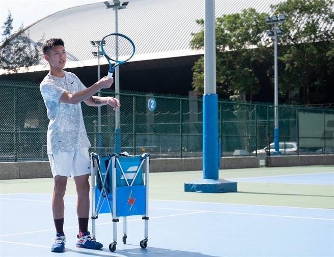 刘丞领有国际网球教练执照。（艾迪升传播提供）