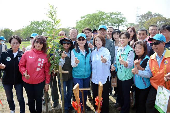 建构南方森活圈，屏县种下1500株原生树木。(林和生摄)
