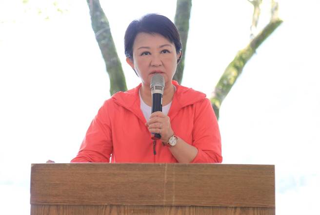 市长卢秀燕指出，她有点担心扮乌鸦的角色，中央的报告报喜不报忧，希望院长能提前调度。(陈世宗摄)