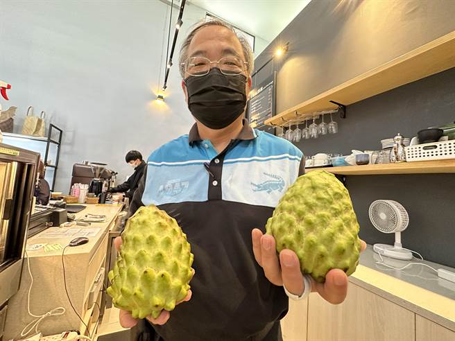 为推广澎湖水产及午仔鱼，澎湖区渔会今天远赴台东关山镇农会举办食鱼教育课程，让纵谷民眾从食用、烹煮认识台湾水产。（蔡旻妤摄）