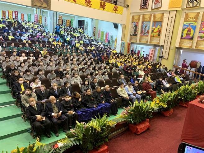 一年一度「中華民族海內外同胞聯合祭祖大典」盛會，18日在台中市清水區天帝教天極行宮道場舉行。（主辦單位提供）