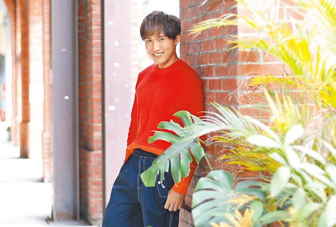 李俊纬被封为「星国言承旭」，发行过1张实体专辑与20张数位单曲。（陈俊吉摄）