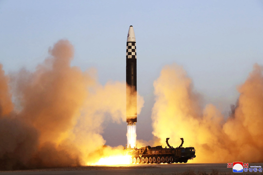 图为北韩16日发射洲际弹道飞弹的资料照。（示意图／美联社、朝中社）(photo:ChinaTimes)