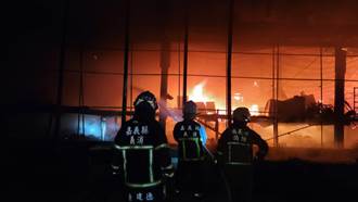嘉義知名「松山土窯羊肉」磚房大火延燒 出動40人灌救