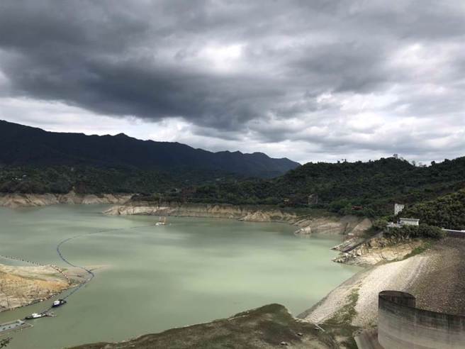 图为曾文水库2021年水情吃紧时的画面。(图／南水局提供)
