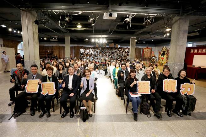 文化部与教育部共同主办「看见艺术力-文化体验教育展」，在华山1914文创园区展开。（文化部提供）