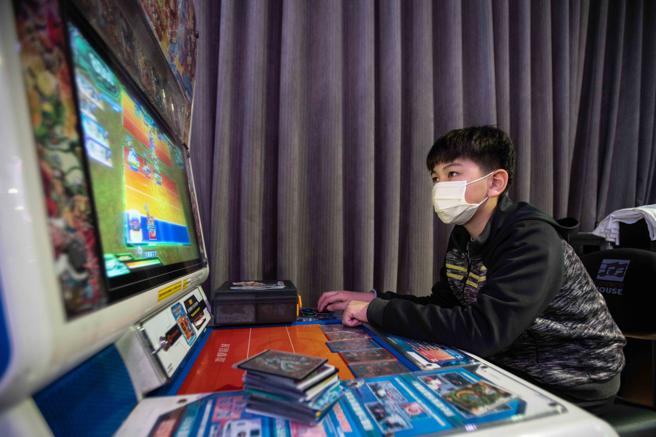 来自台南的Vincent特地向学校的运动会请假，至台北参加「七龙珠英雄2.5周年纪念赛」。（吴松翰摄）