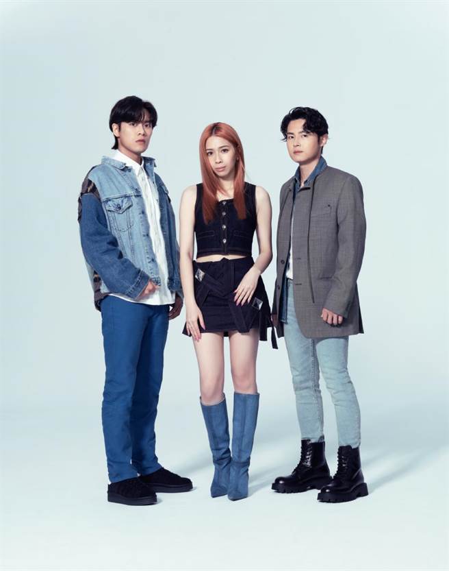 乐团告五人演唱《光露营就很忙了》片头曲〈我想要占据你〉。（TVBS提供）