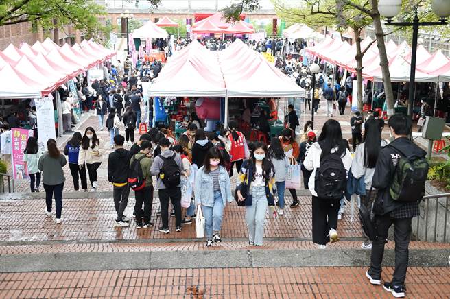 静宜校方除邀请应届毕业生及求职或转职民眾参与应徵，也欢迎大学在校生提前瞭解产业现况，掌握职场就业趋势！（静宜大学提供）