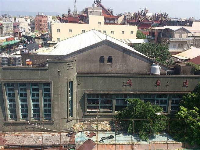 彰化县文化局召开文资审议会，争议多年的古蹟北斗远东戏院復活有望，修復及再利用计画审查案通过审查 。（抢救北斗远东戏院文化运动提供／吴敏菁彰化传真）