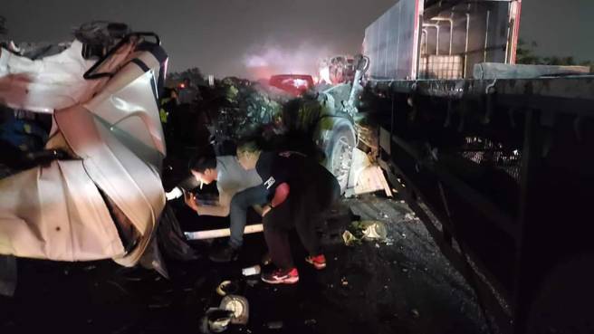 现场共造成7人受伤，分别送医，目前警消仍在现场处理中。（翻摄爆料公社／吴建辉彰化传真）