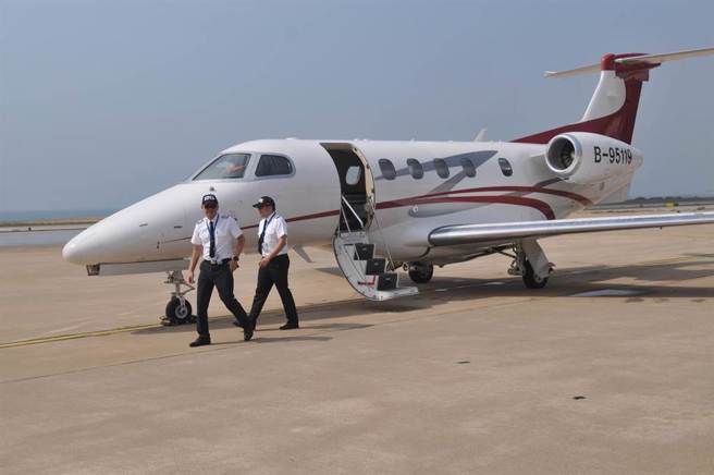 冯竣嗣接手经营飞特立航空后，竟挪用公司资金偿还自己债务，涉掏空7千万，还打算卖2架飞机收百万美金订金。（资料照）