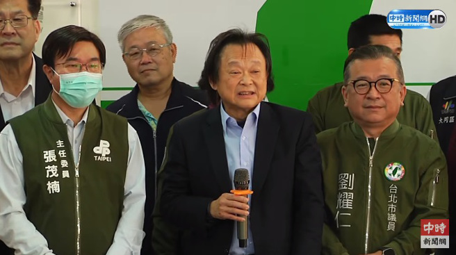 民进党台北市议员王世坚参战北市第二选区（士林、大同）立委初选，20日正式赴民进党北市党部登记。（图／截自中时新闻网YT）